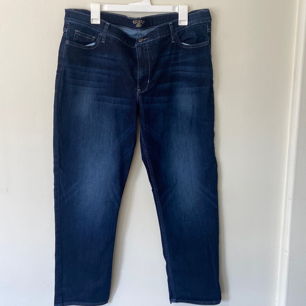 Lee Riders Jeans with flexible fabric and decorative patch pockets